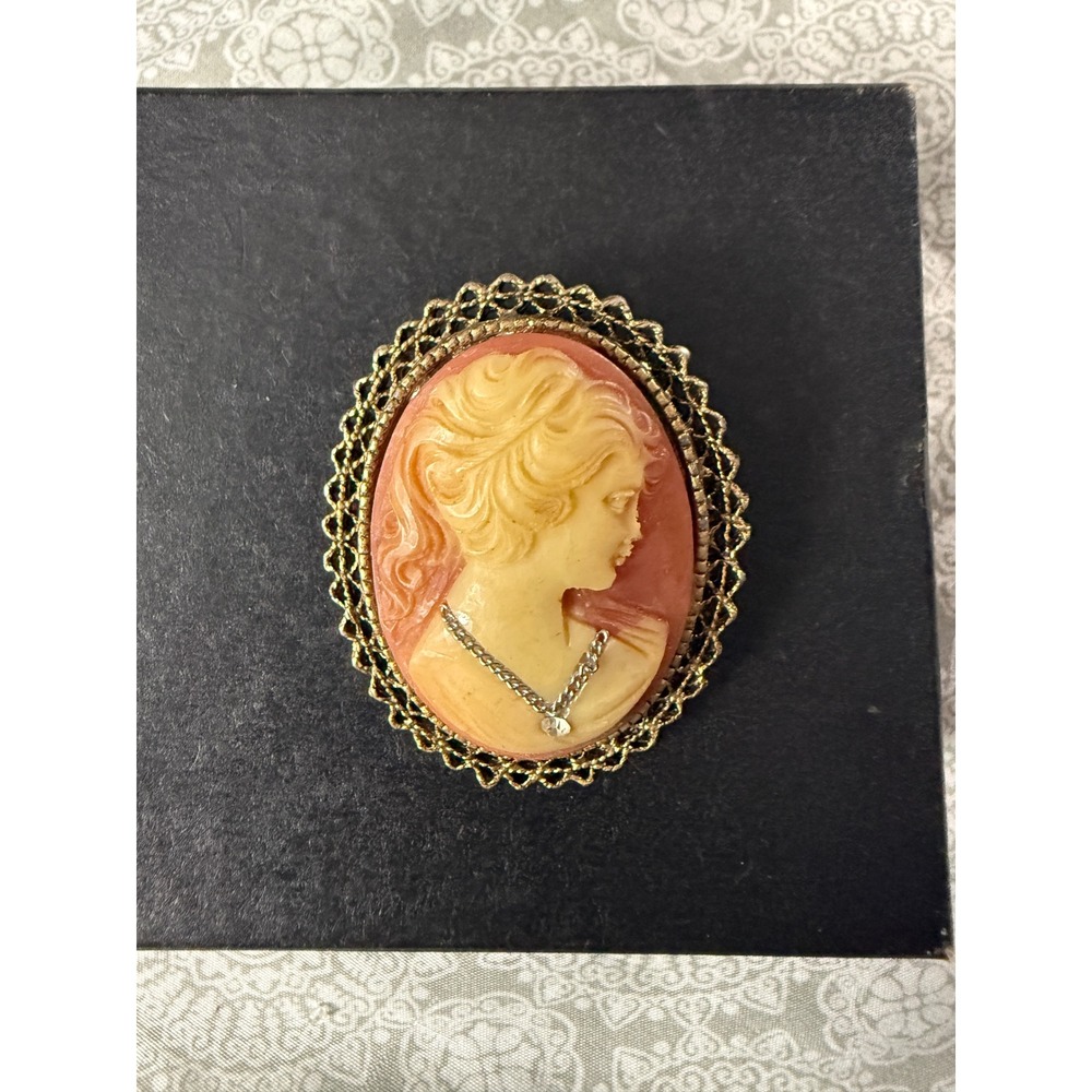 Vintage Gold Tone Oval Cameo Brooch Pin Lady‎ Profile Rhinestone Accent